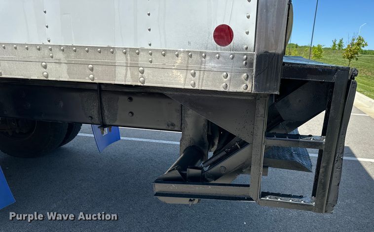 image for item NT9195 2006 Freightliner Business Class M2 box truck