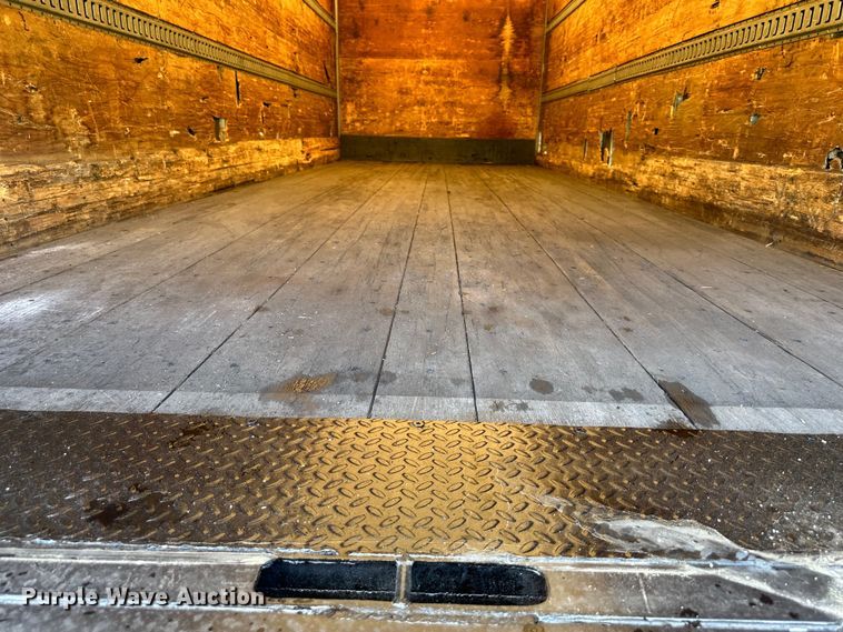 image for item NT9195 2006 Freightliner Business Class M2 box truck