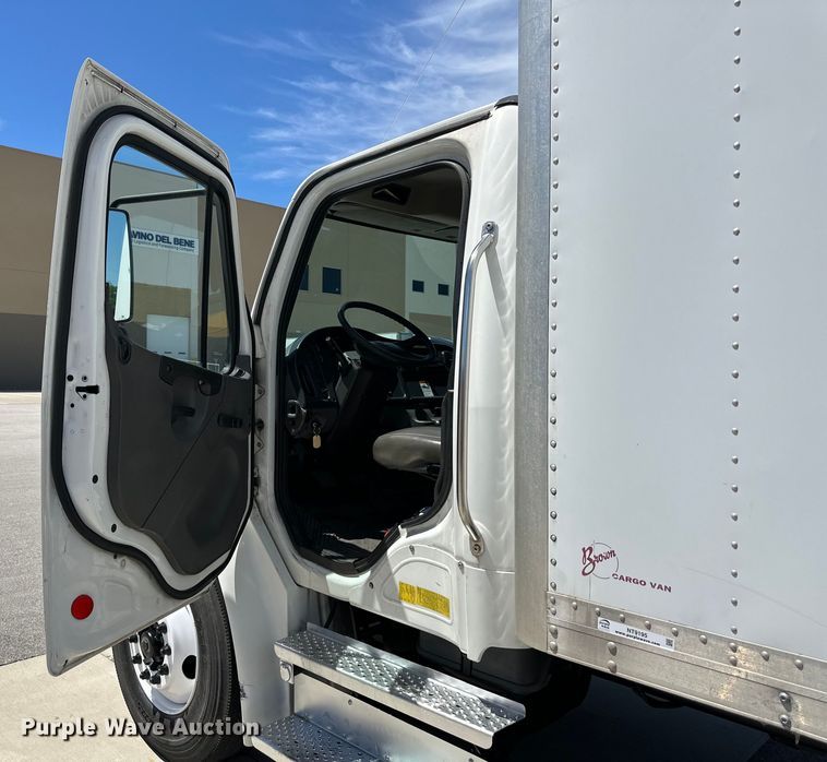 image for item NT9195 2006 Freightliner Business Class M2 box truck