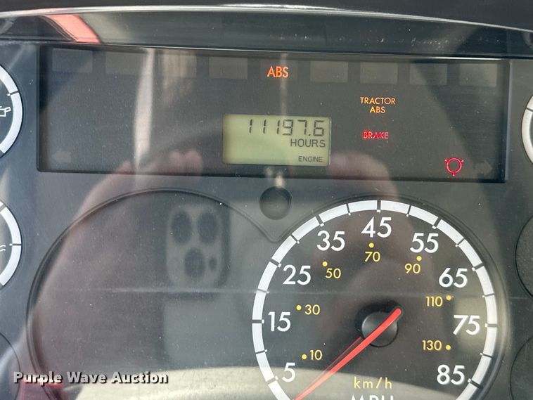 image for item NT9195 2006 Freightliner Business Class M2 box truck