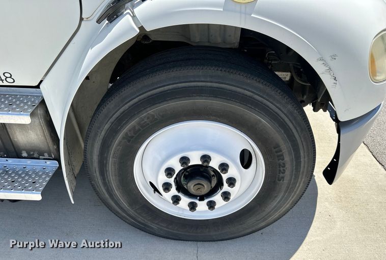 image for item NT9195 2006 Freightliner Business Class M2 box truck