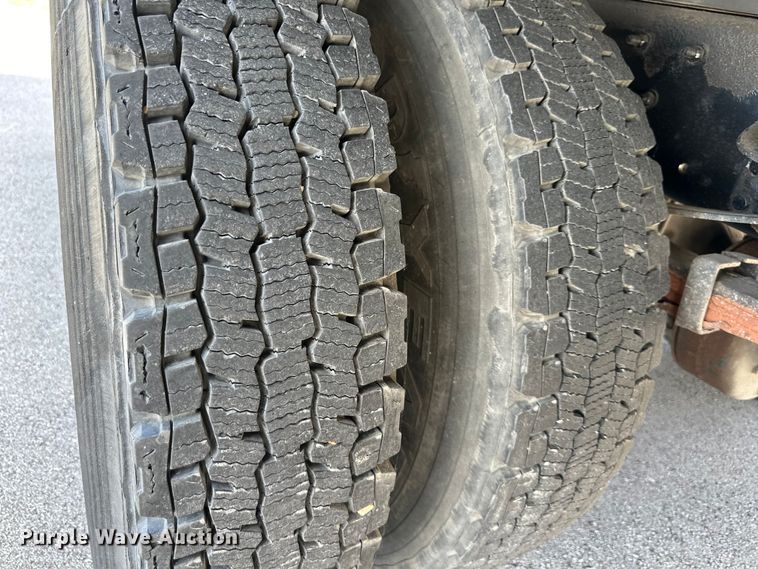 image for item NT9195 2006 Freightliner Business Class M2 box truck