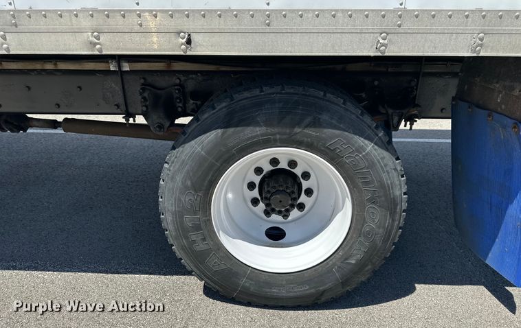 image for item NT9195 2006 Freightliner Business Class M2 box truck