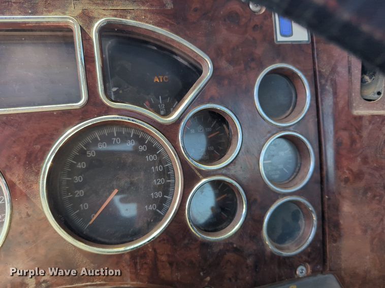 image for item NZ9431 2013 Mack CHU614 semi truck