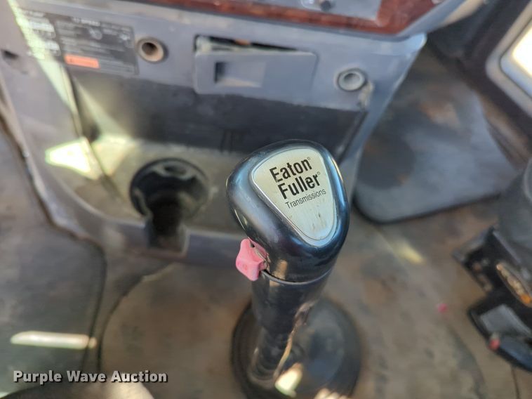 image for item NZ9431 2013 Mack CHU614 semi truck