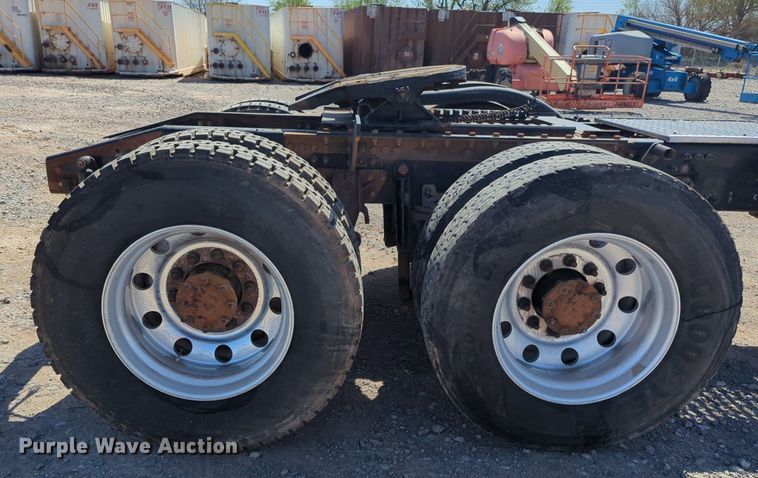 image for item NZ9431 2013 Mack CHU614 semi truck