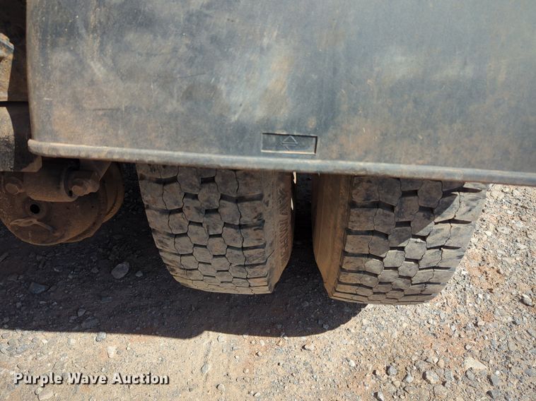 image for item NZ9431 2013 Mack CHU614 semi truck