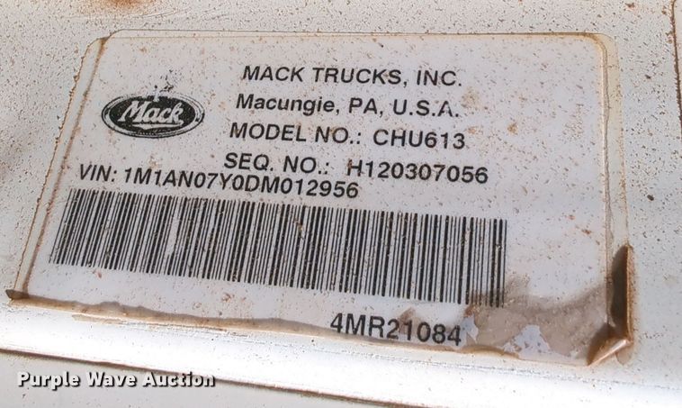 image for item NZ9431 2013 Mack CHU614 semi truck