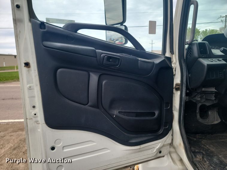 image for item NZ9816 2015 Hino 338 refrigerated truck