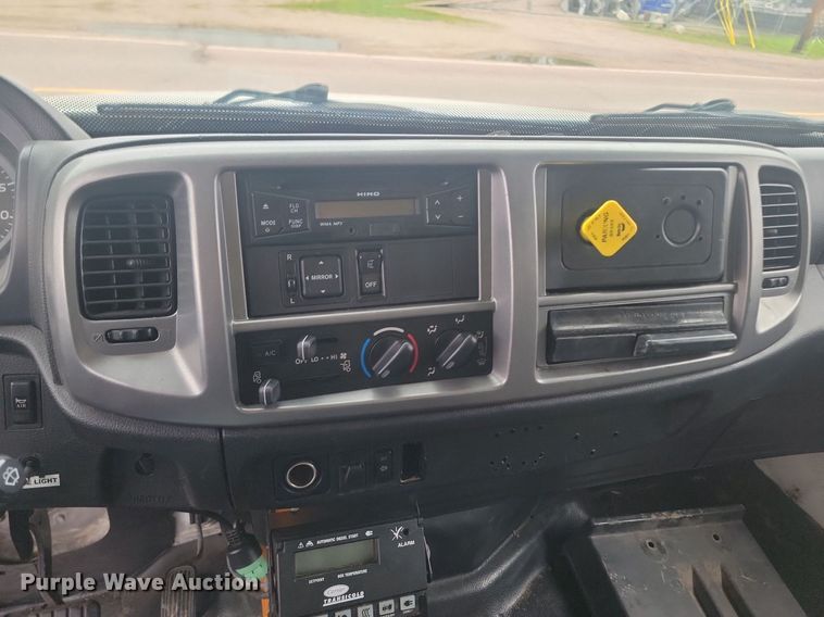 image for item NZ9816 2015 Hino 338 refrigerated truck