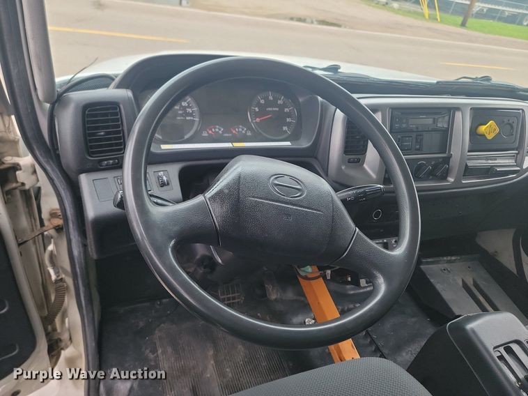 image for item NZ9816 2015 Hino 338 refrigerated truck