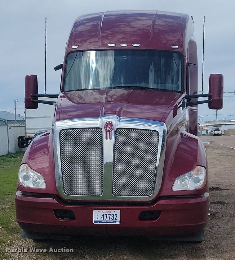 image for item NZ9817 2020 Kenworth T680 semi truck