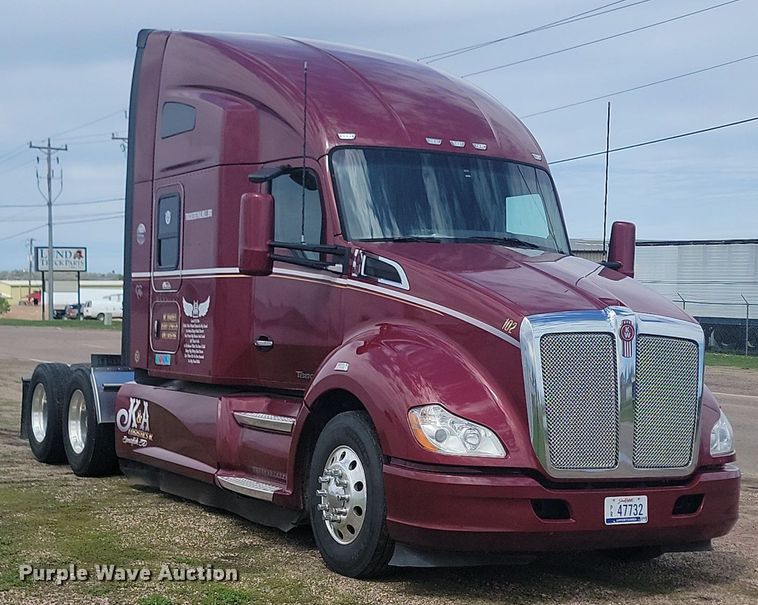 image for item NZ9817 2020 Kenworth T680 semi truck