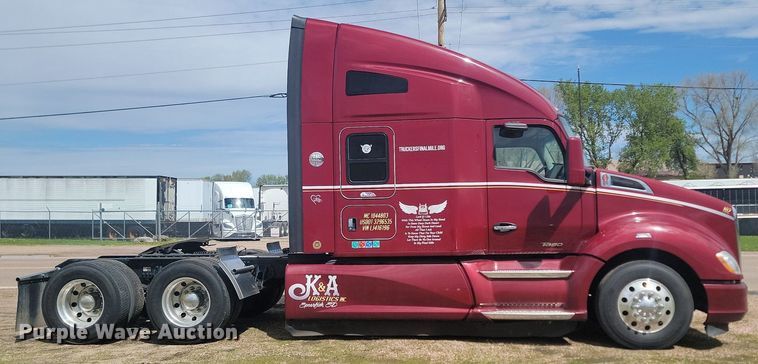 image for item NZ9817 2020 Kenworth T680 semi truck