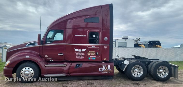 image for item NZ9817 2020 Kenworth T680 semi truck