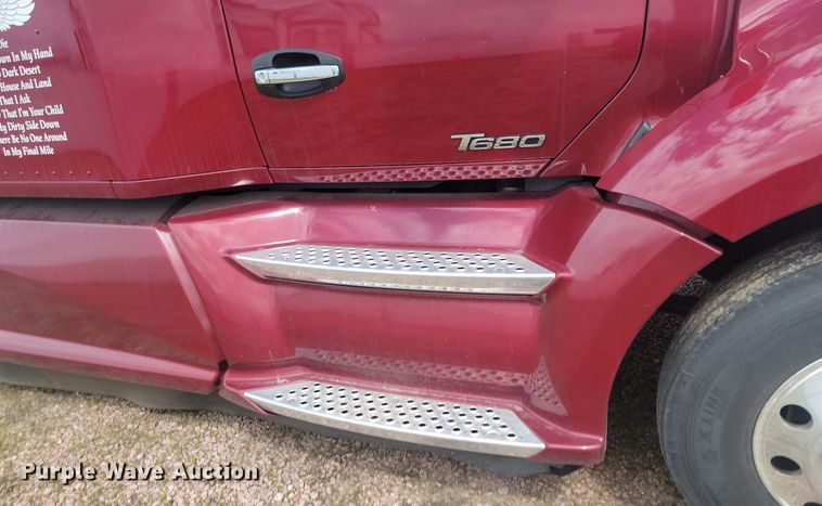 image for item NZ9817 2020 Kenworth T680 semi truck