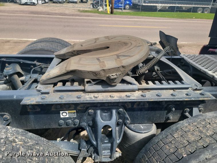 image for item NZ9817 2020 Kenworth T680 semi truck