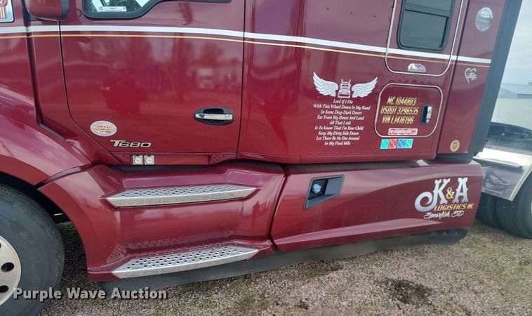 image for item NZ9817 2020 Kenworth T680 semi truck