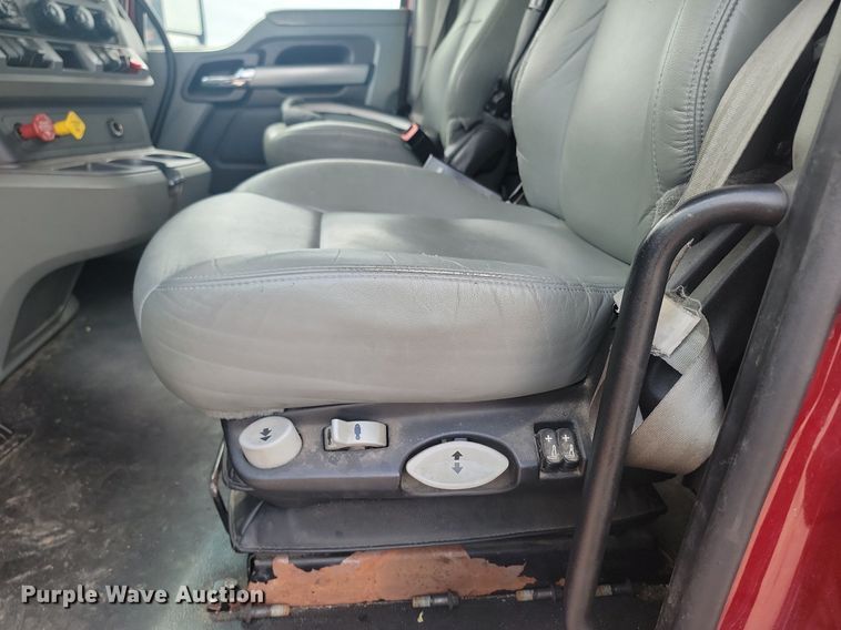 image for item NZ9817 2020 Kenworth T680 semi truck