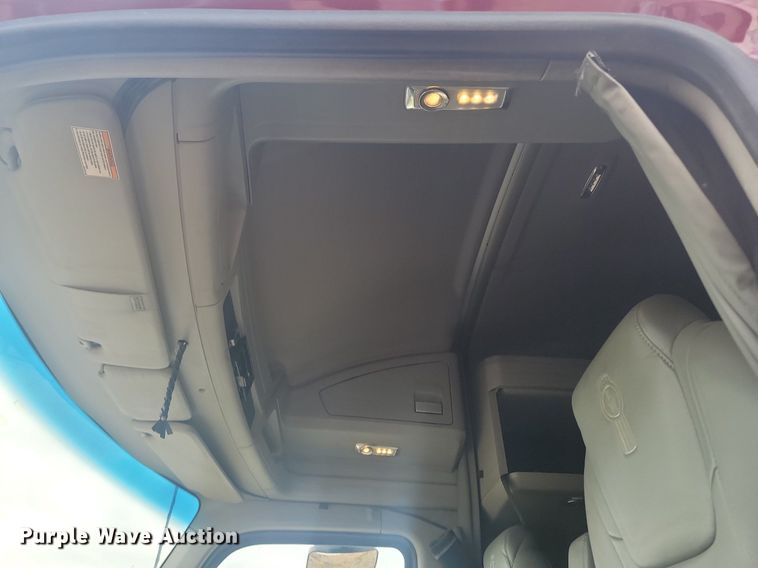 image for item NZ9817 2020 Kenworth T680 semi truck