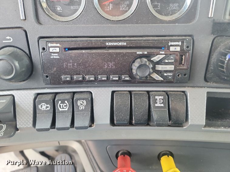 image for item NZ9817 2020 Kenworth T680 semi truck