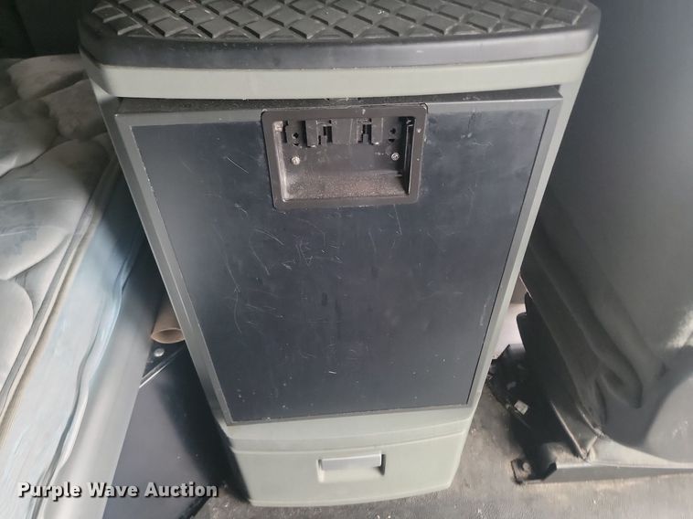 image for item NZ9817 2020 Kenworth T680 semi truck