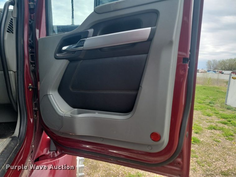 image for item NZ9817 2020 Kenworth T680 semi truck