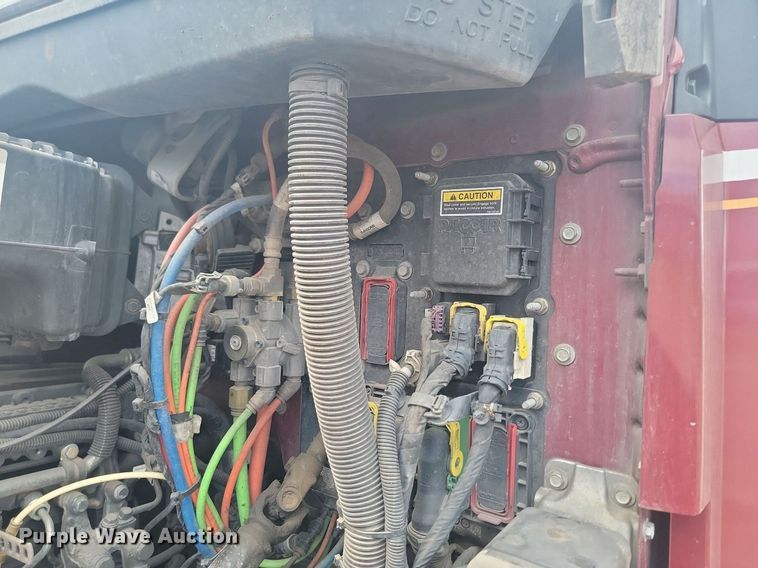 image for item NZ9817 2020 Kenworth T680 semi truck