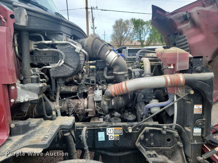 image for item NZ9817 2020 Kenworth T680 semi truck