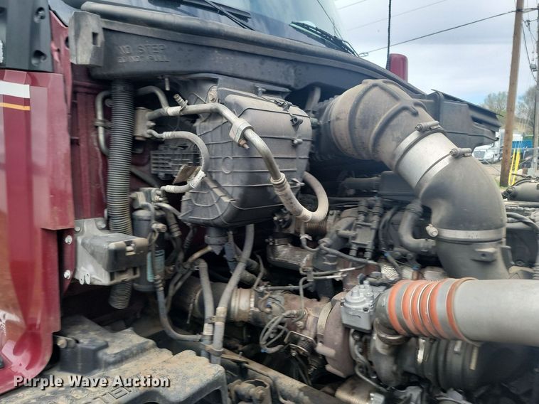 image for item NZ9817 2020 Kenworth T680 semi truck