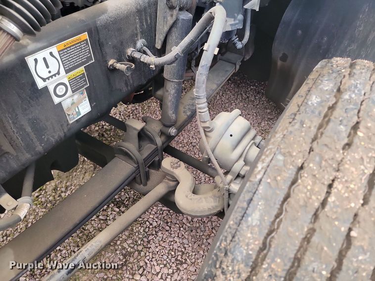 image for item NZ9817 2020 Kenworth T680 semi truck