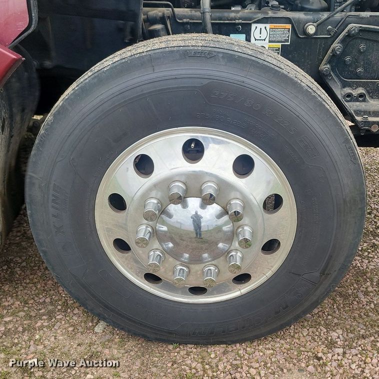 image for item NZ9817 2020 Kenworth T680 semi truck