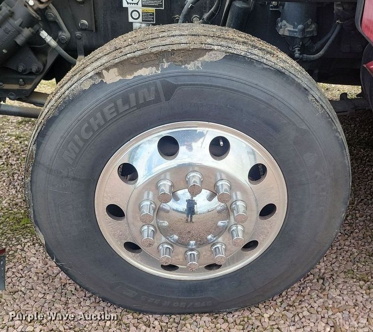 image for item NZ9817 2020 Kenworth T680 semi truck