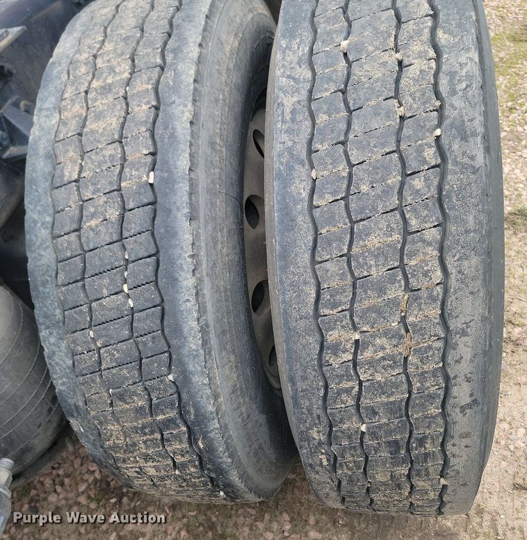 image for item NZ9817 2020 Kenworth T680 semi truck