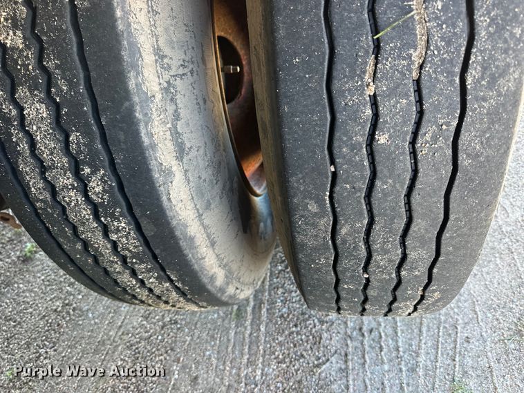 image for item OE9158 2005 Great Dane 7411T-SSL dry van trailer