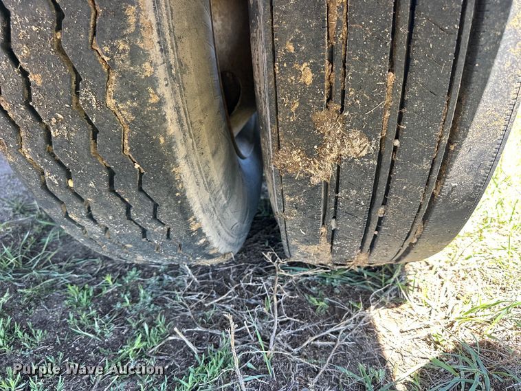 image for item OE9158 2005 Great Dane 7411T-SSL dry van trailer