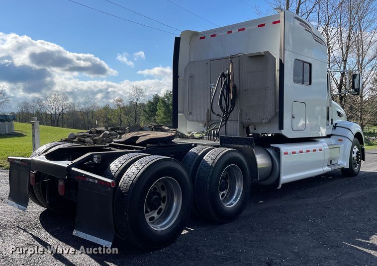 image for item OG9908 2012 Peterbilt  386 semi truck