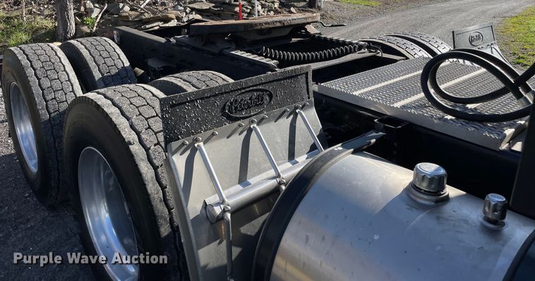 image for item OG9908 2012 Peterbilt  386 semi truck