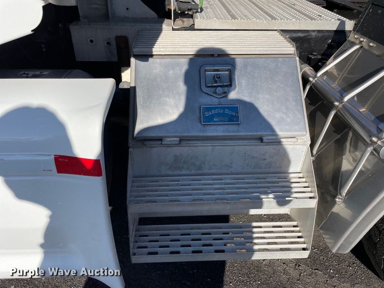 image for item OG9908 2012 Peterbilt  386 semi truck