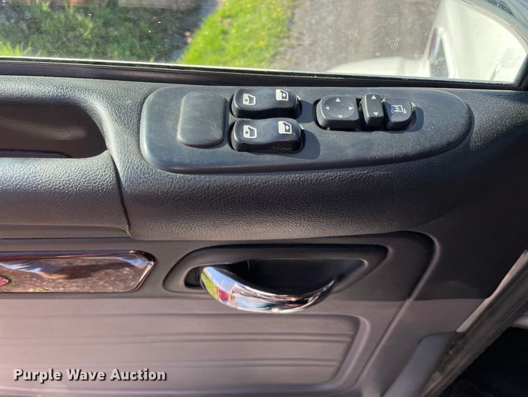 image for item OG9908 2012 Peterbilt  386 semi truck