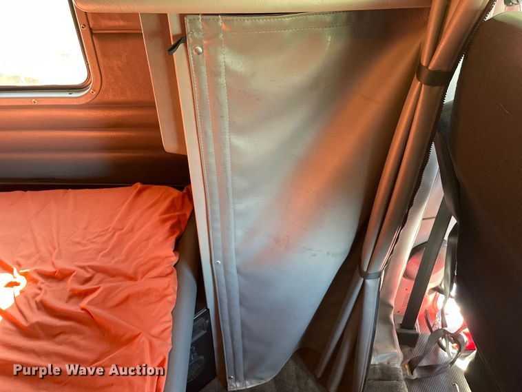 image for item OG9908 2012 Peterbilt  386 semi truck