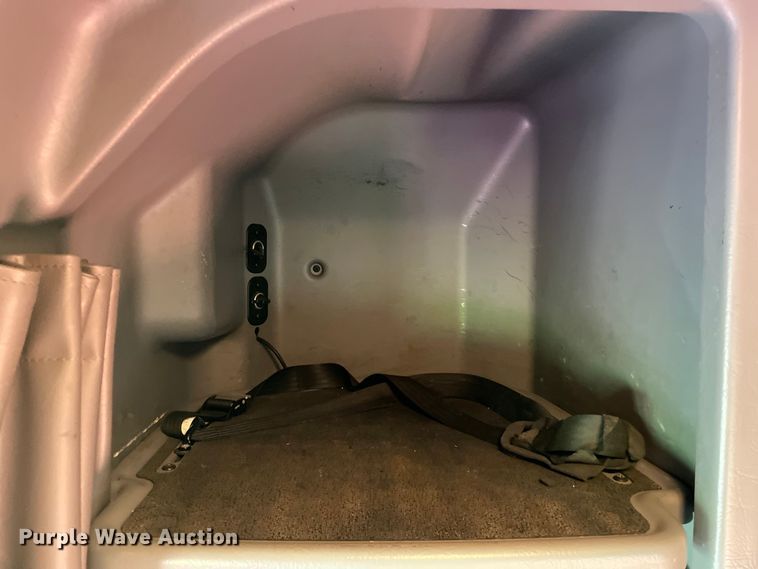 image for item OG9908 2012 Peterbilt  386 semi truck