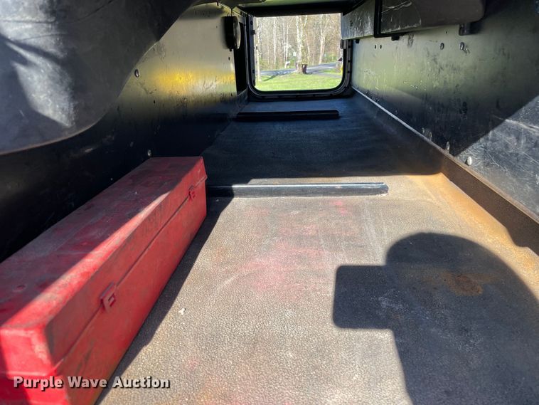 image for item OG9908 2012 Peterbilt  386 semi truck