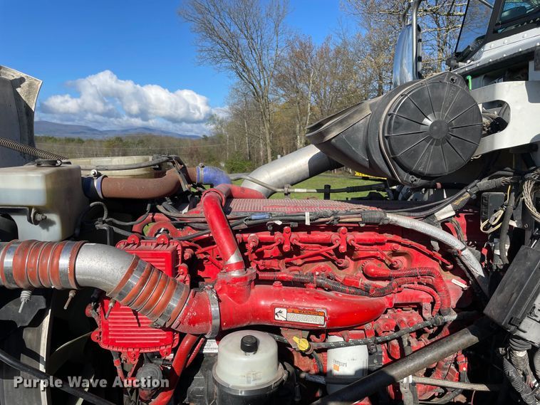 image for item OG9908 2012 Peterbilt  386 semi truck