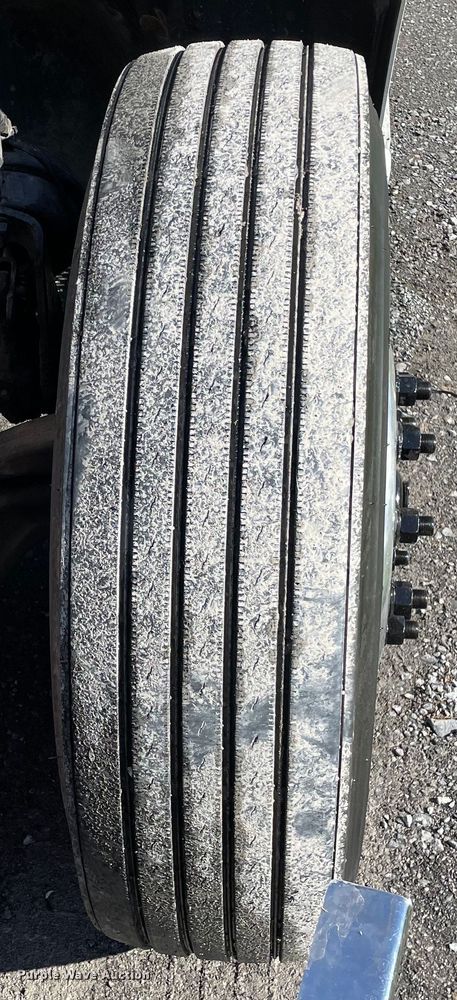 image for item OG9908 2012 Peterbilt  386 semi truck