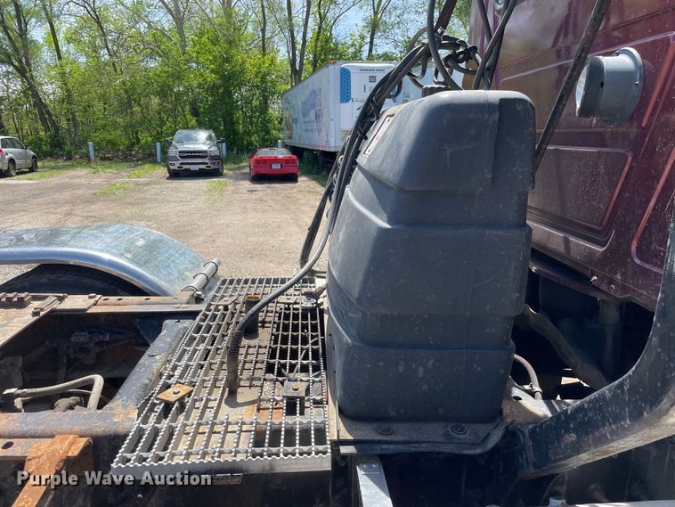 image for item OG9918 1998 Mack  CH613 semi truck