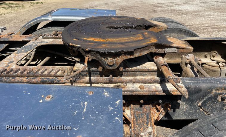 image for item OG9918 1998 Mack  CH613 semi truck