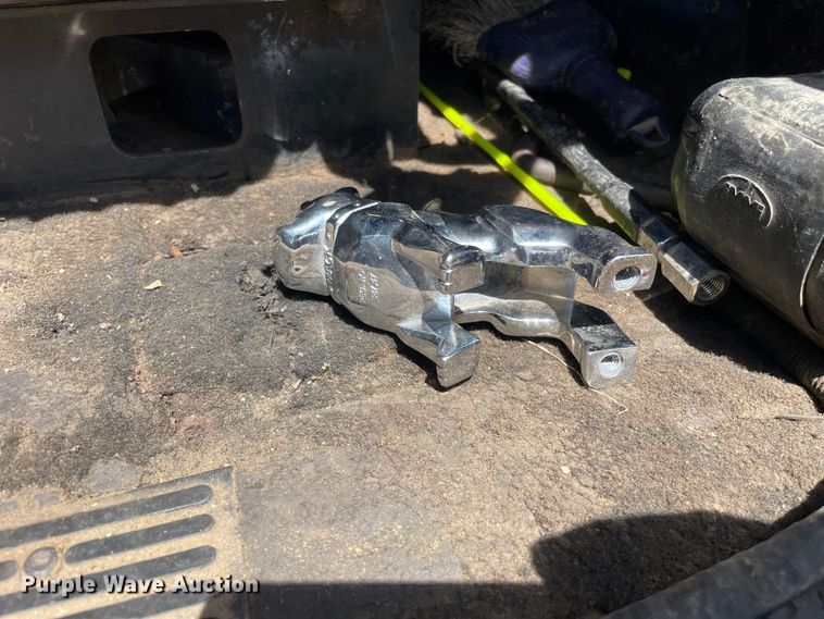 image for item OG9918 1998 Mack  CH613 semi truck