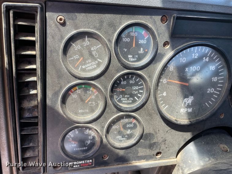 image for item OG9918 1998 Mack  CH613 semi truck