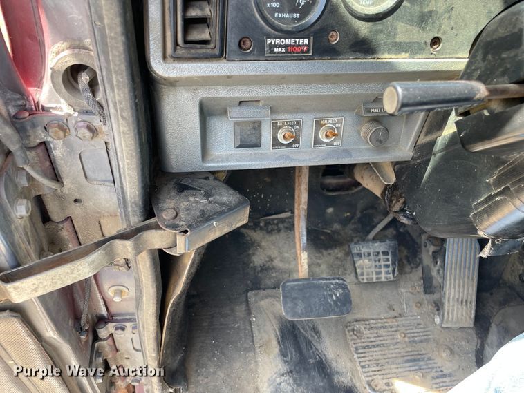 image for item OG9918 1998 Mack  CH613 semi truck